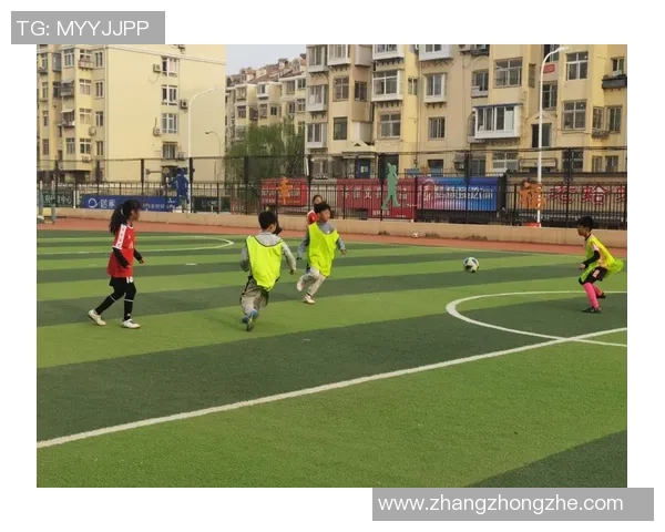 在绿茵场上绽放的友情与激情足球的魅力与友谊的交织